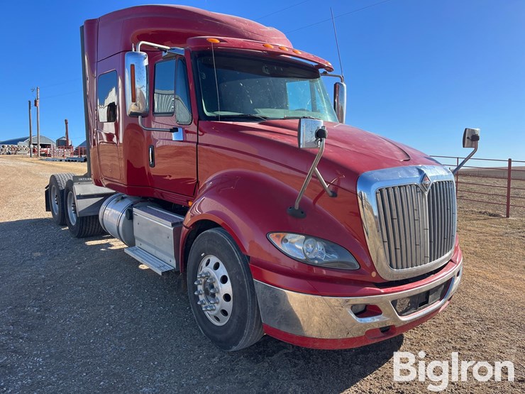 2015-international-prostar-image-3