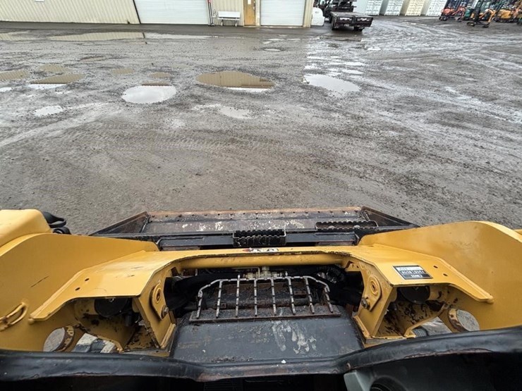 2021-caterpillar-259d3-image-21