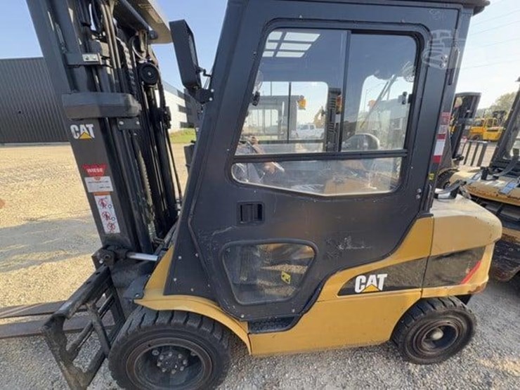 2020-caterpillar-gp30n-image-2