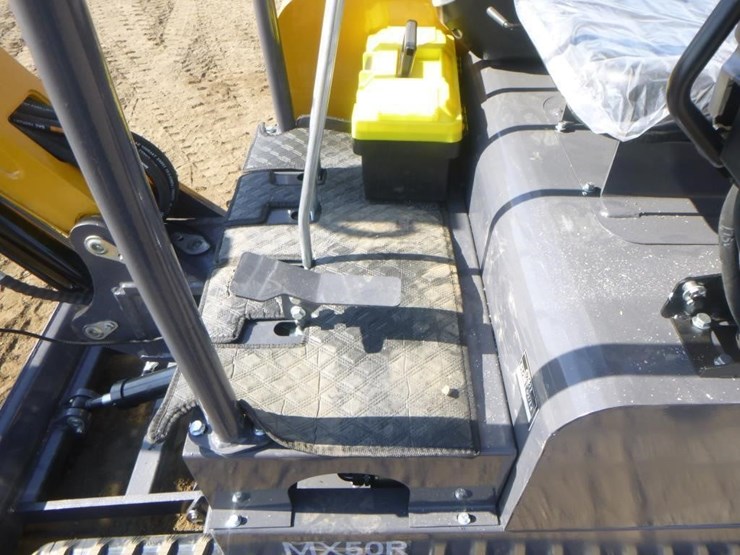 2025-agt-mx50r-hydraulic-excavator-image-21