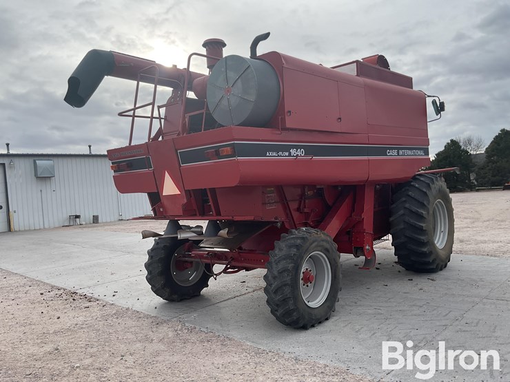 1990-case-ih-1640-image-5