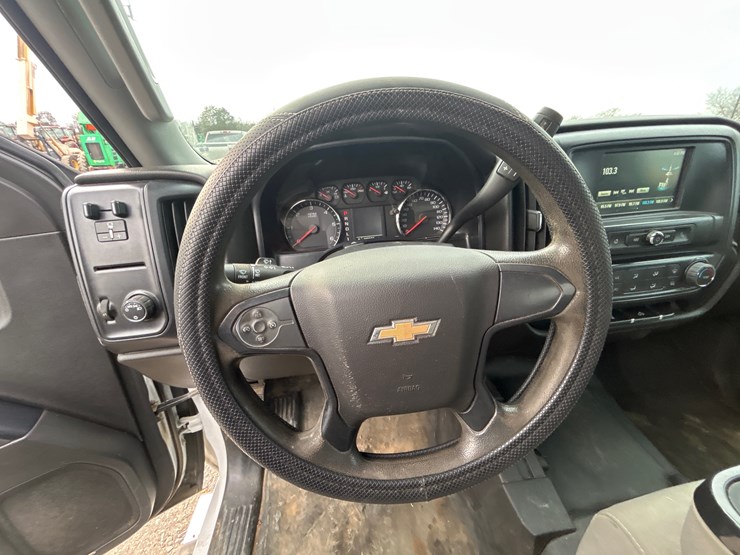 2018-chevrolet-3500-image-11
