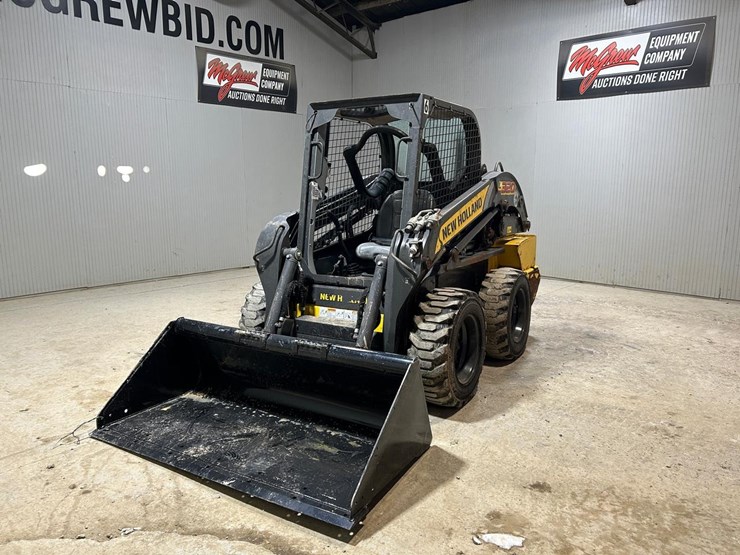 2023-new-holland-l320-image-8