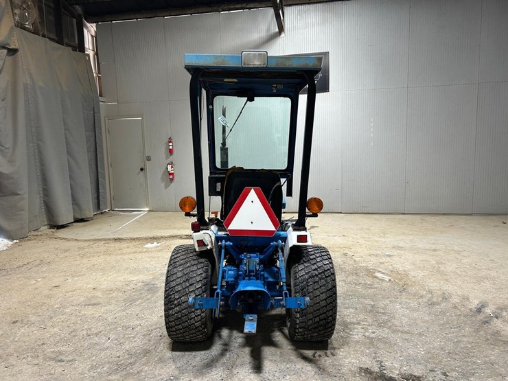 new-holland-1220-image-3