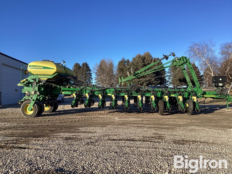 2006-john-deere-1770nt-image-4