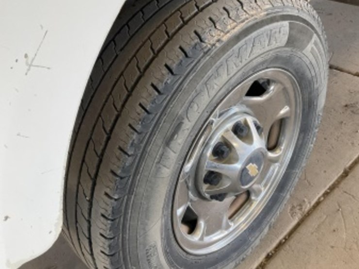 2012-chevrolet-silverado-2500-image-8