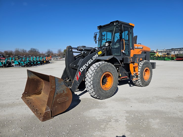 2023-develon-dl220-7-image-1