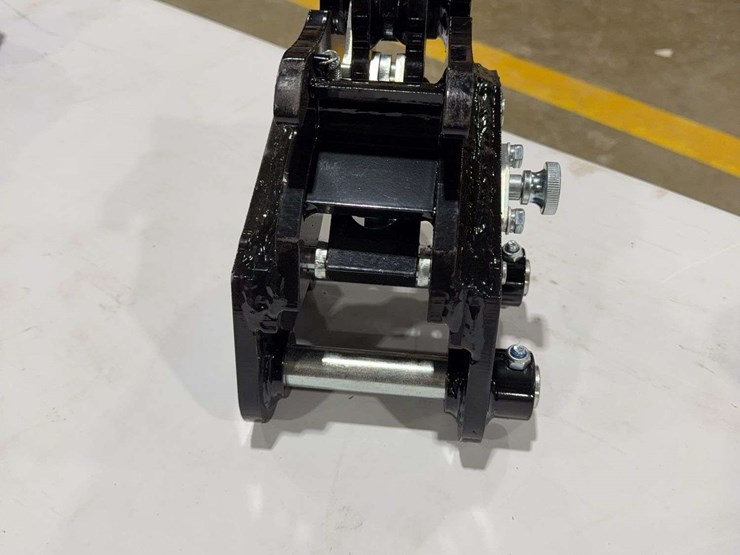 sdlanch-mini-excavator-quick-attach-image-5