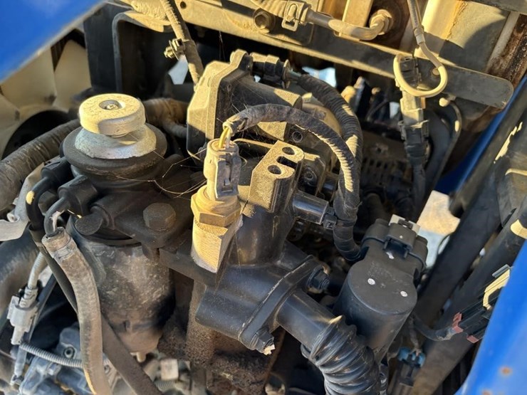 2017-new-holland-workmaster-40-image-47