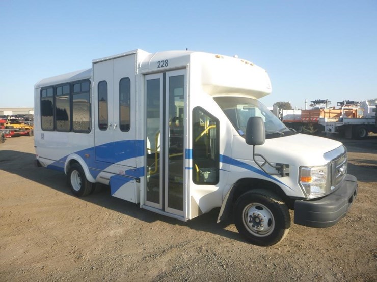 2014-ford-e450-image-2