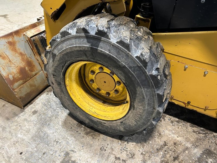 2016-caterpillar-246d-image-16