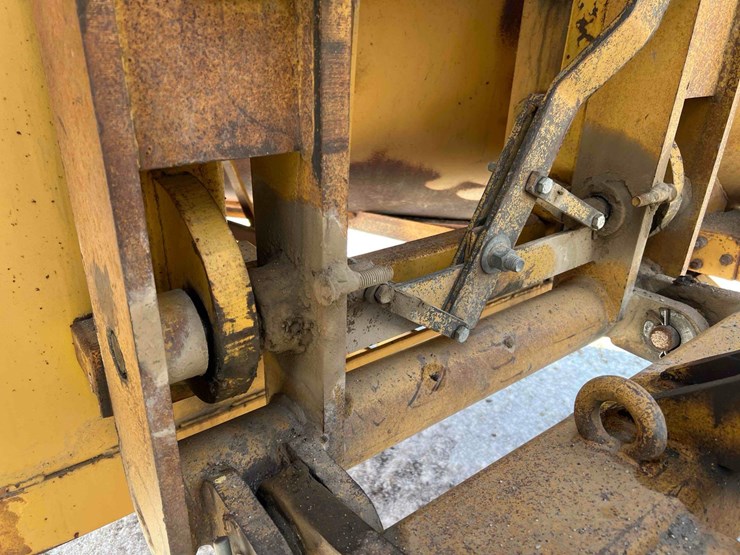 2007-caterpillar-160h-image-29