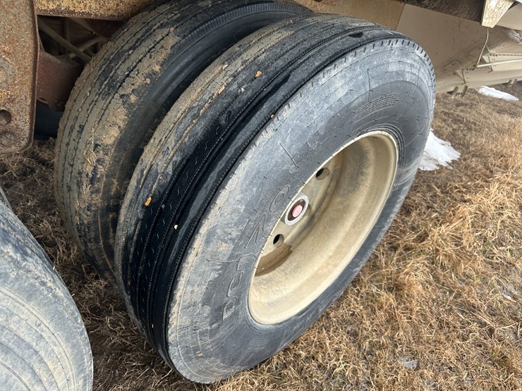 1990-timpte-42'-hopper-image-9