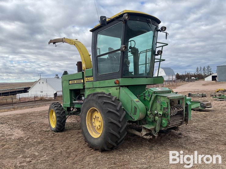 1983-john-deere-5720-image-3