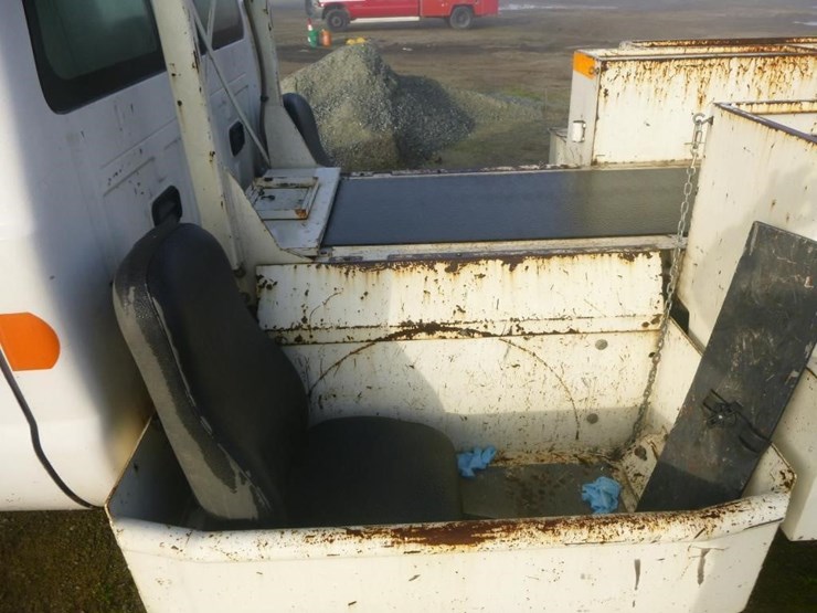 2008-ford-f550-image-16