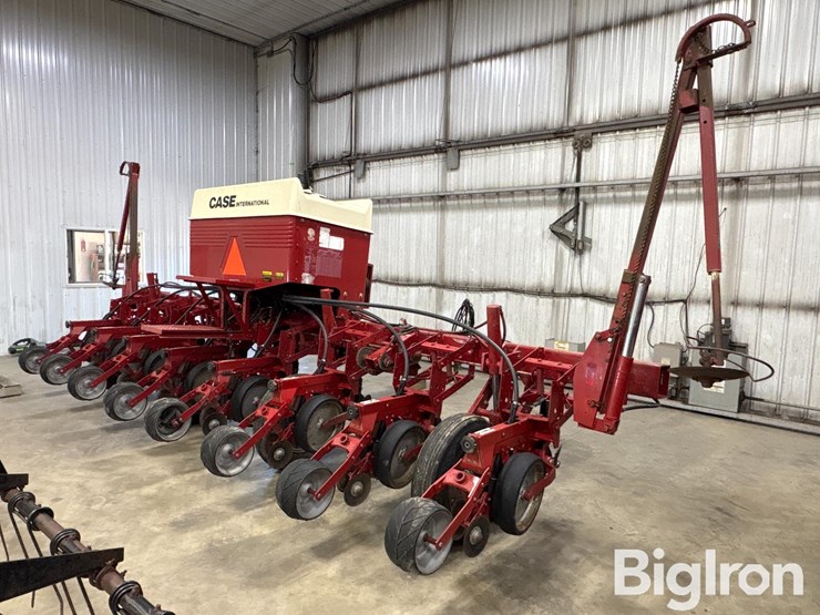 international-900-cyclo-air-image-13