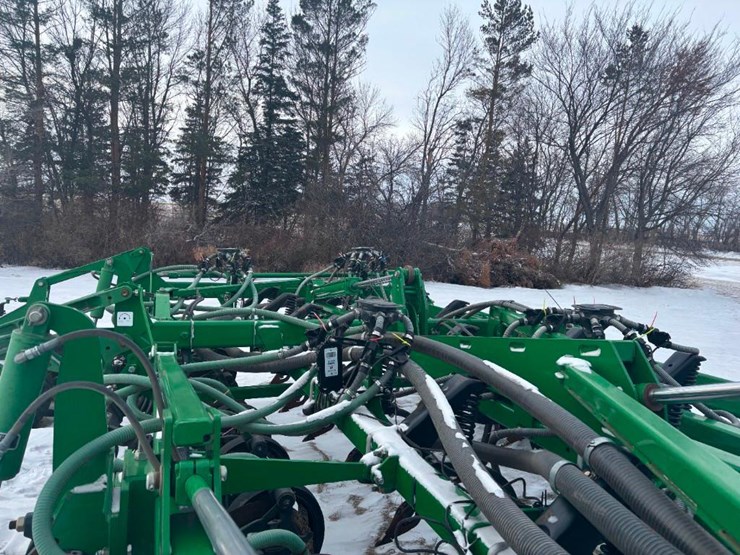 2015-john-deere-1835-image-13