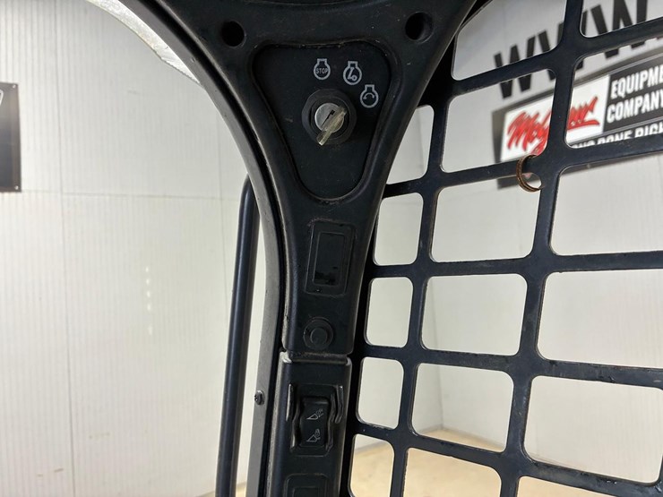 2022-bobcat-t770-image-25