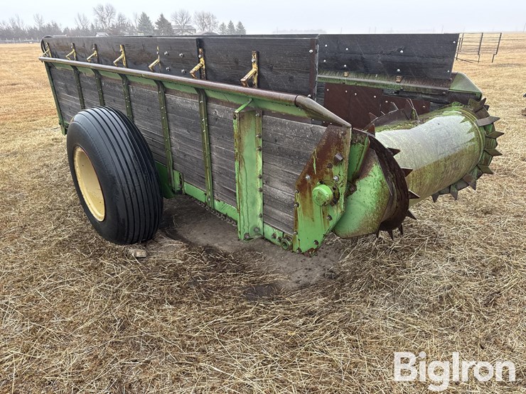 john-deere-220-image-7