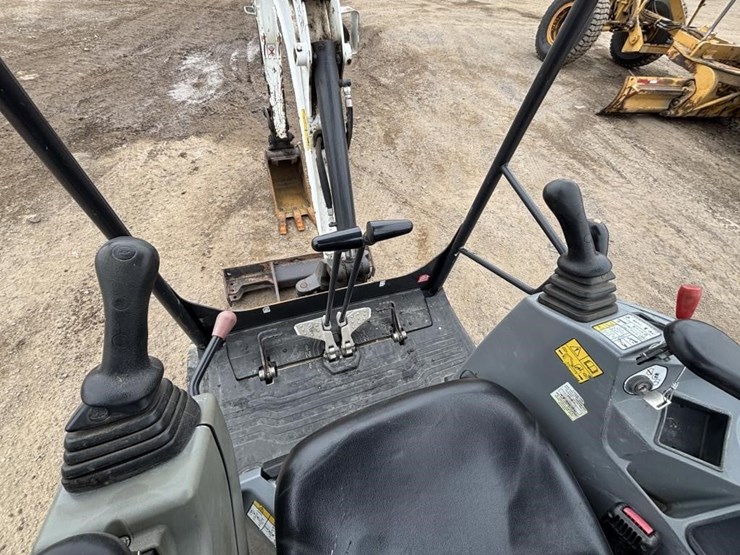 2021-bobcat-e20-image-25