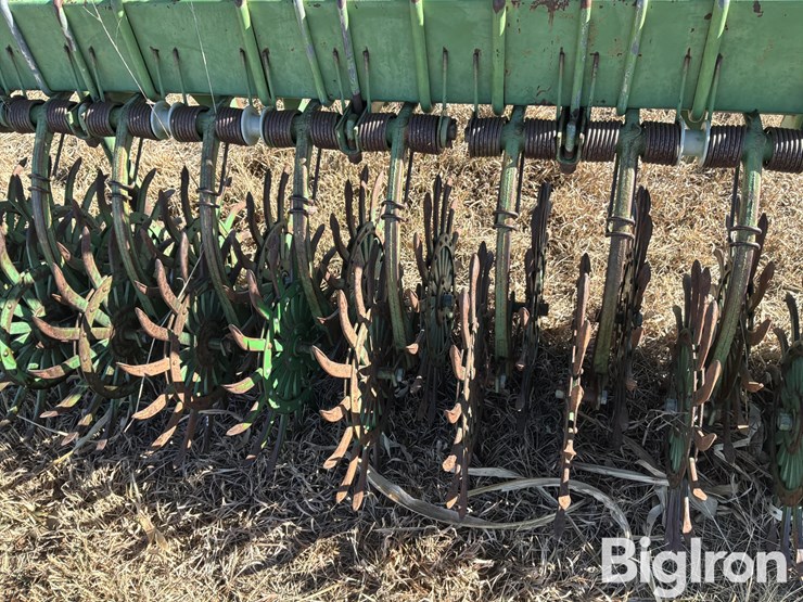 john-deere-e0400-3-pt-rotary-hoe-image-19