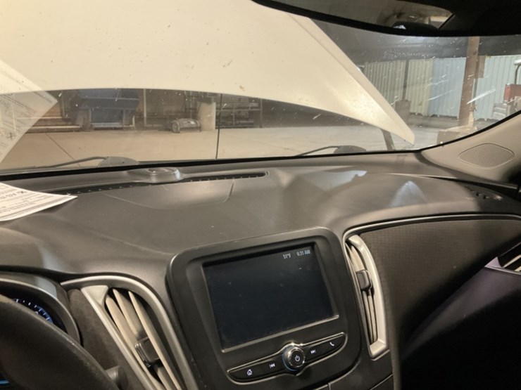 2017-chevrolet-malibu-ls-sdn-image-19