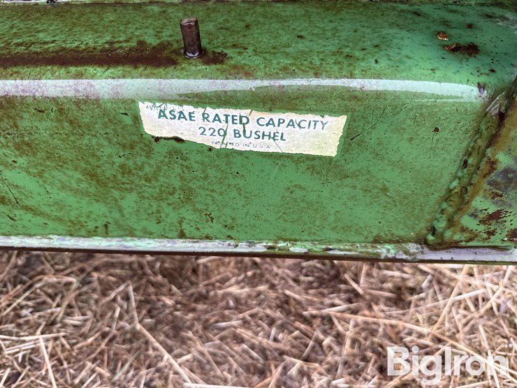 john-deere-220-image-17