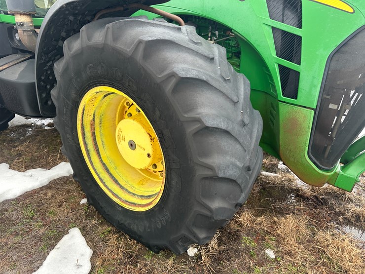 john-deere-8330-image-9