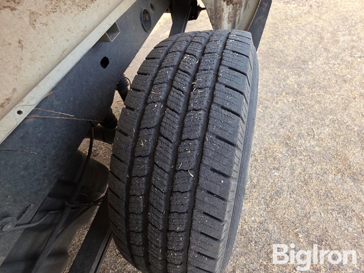 2012-chevrolet-silverado-1500-image-16