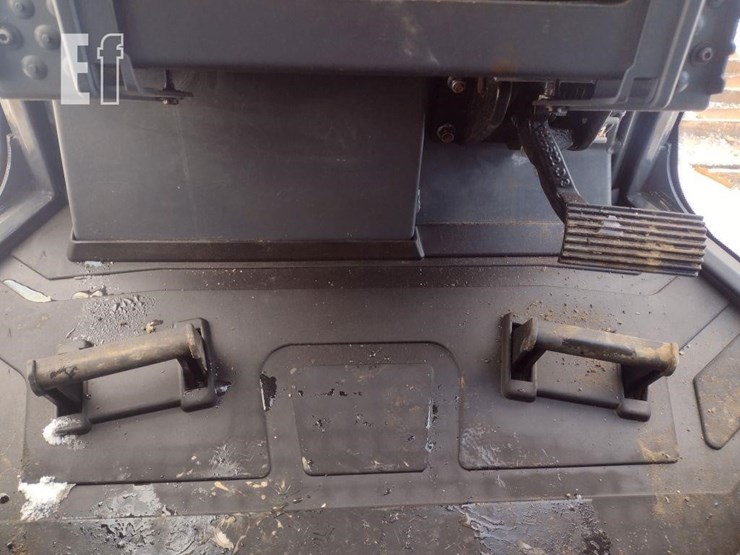 2022-deere-700l-lgp-image-8