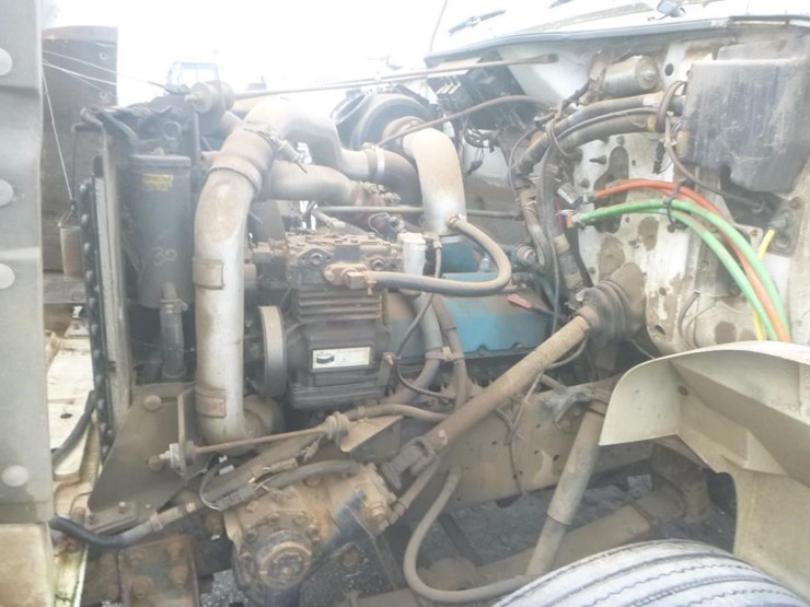 1997-international-4700-image-14