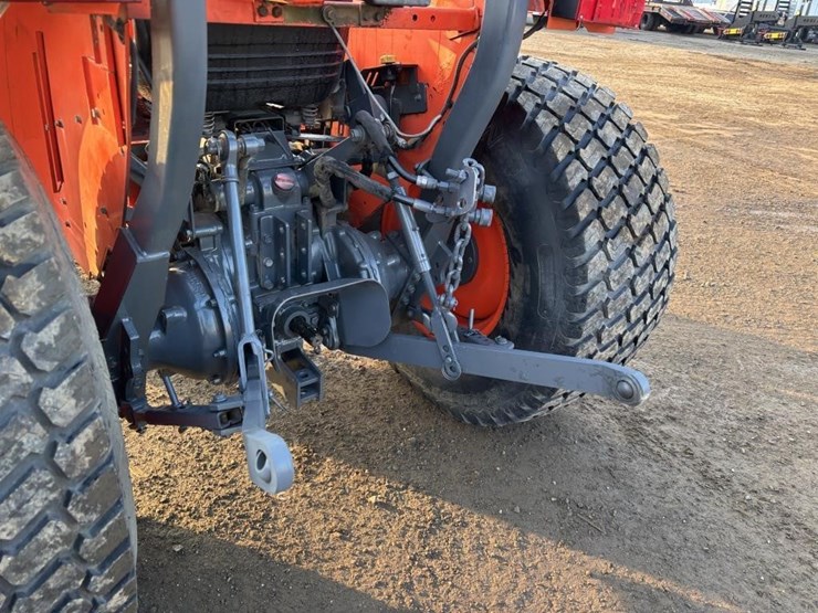 2017-kubota-l4701d-image-9