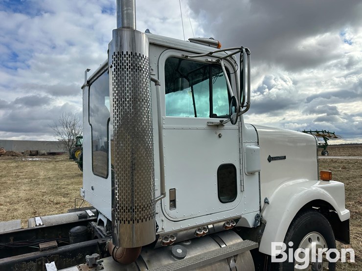 1989-international-9300-image-18