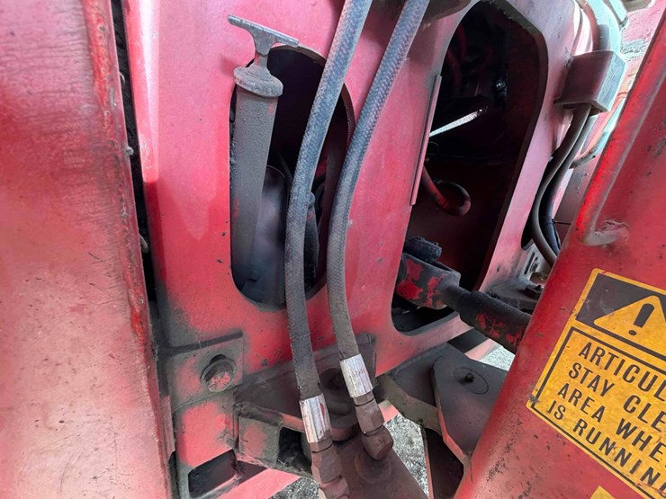 1979-versatile-835-image-14