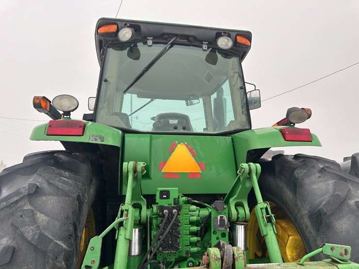 john-deere-8330-image-30