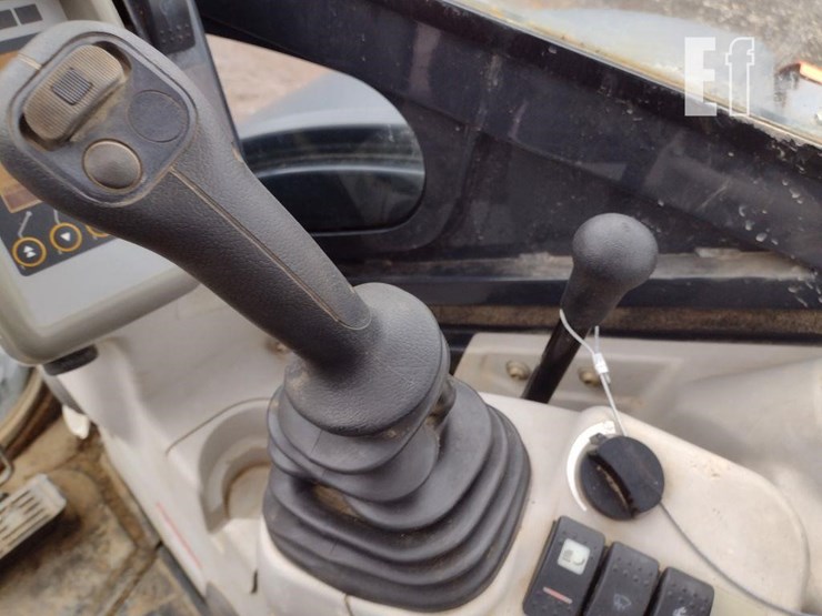 2014-hitachi-zx35u-image-8