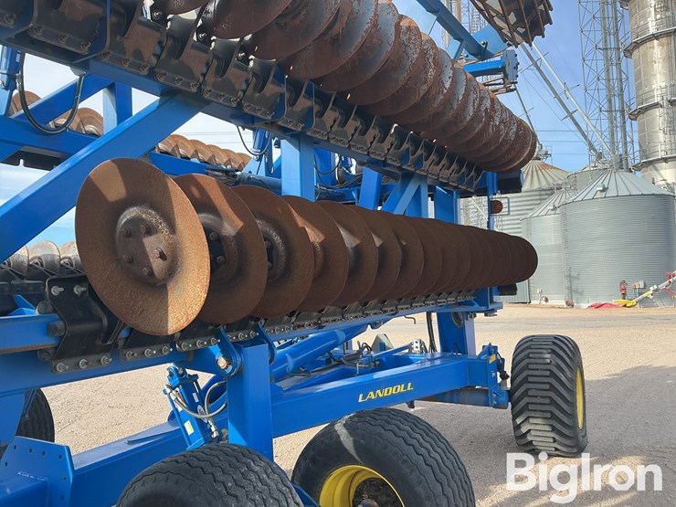 2016-landoll-7832-40-image-15