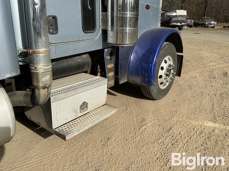 2005-peterbilt-379-image-15