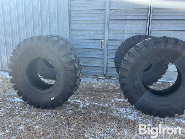samson-rock-crusher-20.5-25-tires-image-2