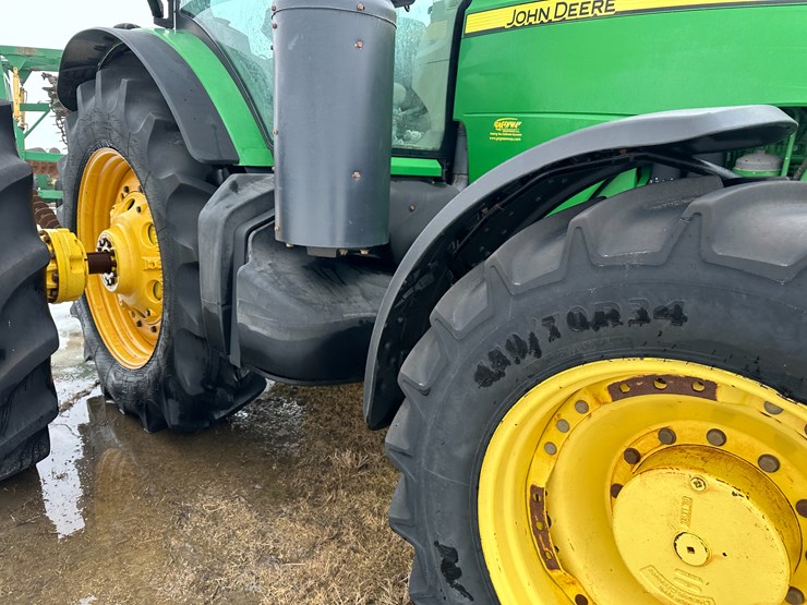 2012-john-deere-8310r-image-35