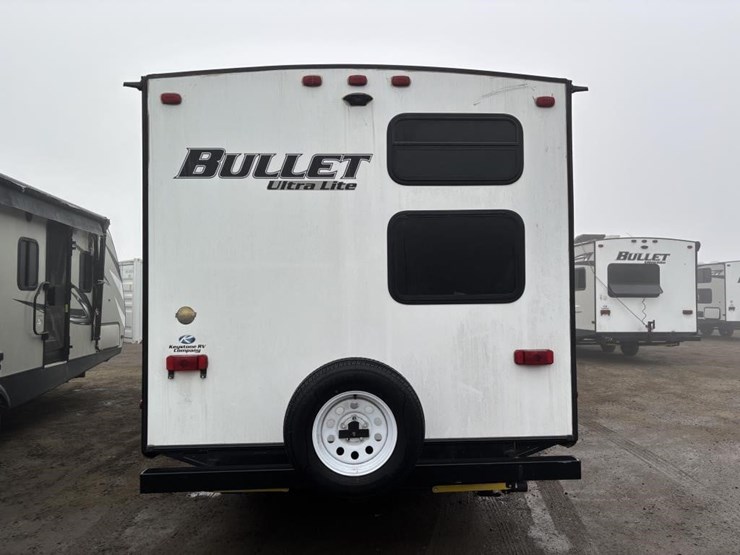 2020-bullet-bl243bhsw20-travel-trailer-image-14