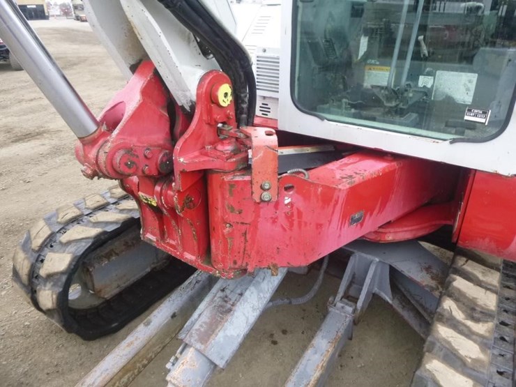 2012-takeuchi-tb180fr-image-22