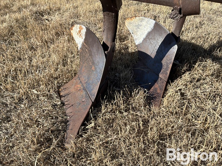 3-pt-2-bottom-plow-image-11