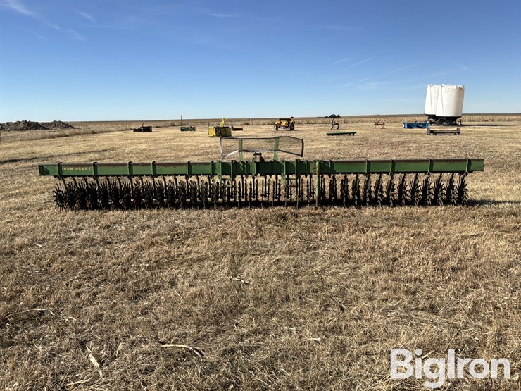 john-deere-e0400-3-pt-rotary-hoe-image-2