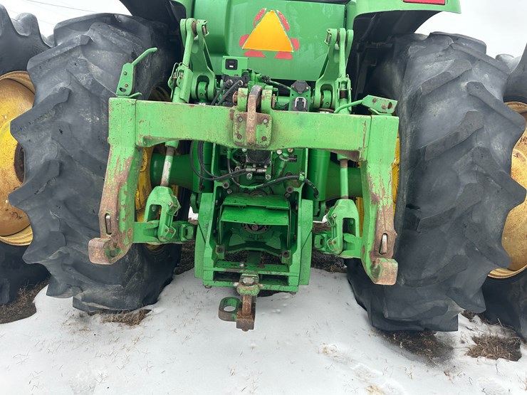 john-deere-8330-image-25