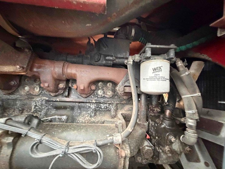 1979-versatile-835-image-23