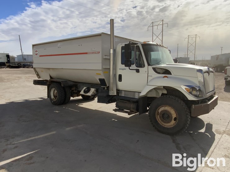 2009-international-7300-image-3