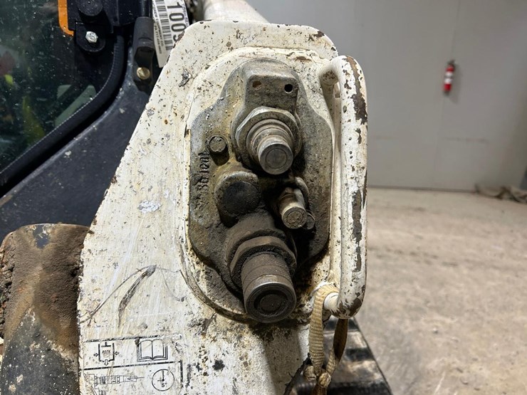 2016-bobcat-t590-image-11