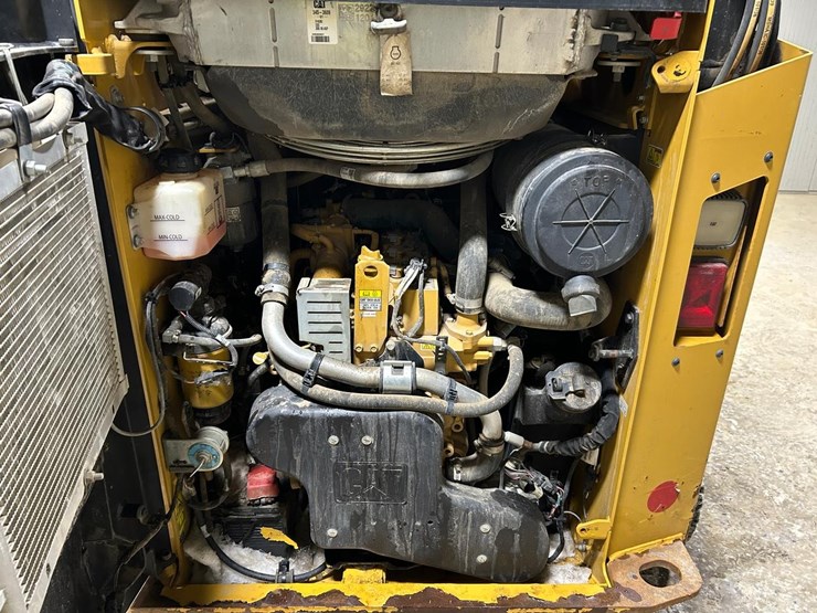 2022-caterpillar-259d3-image-15