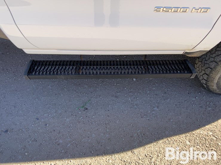 2016-chevrolet-3500-image-18